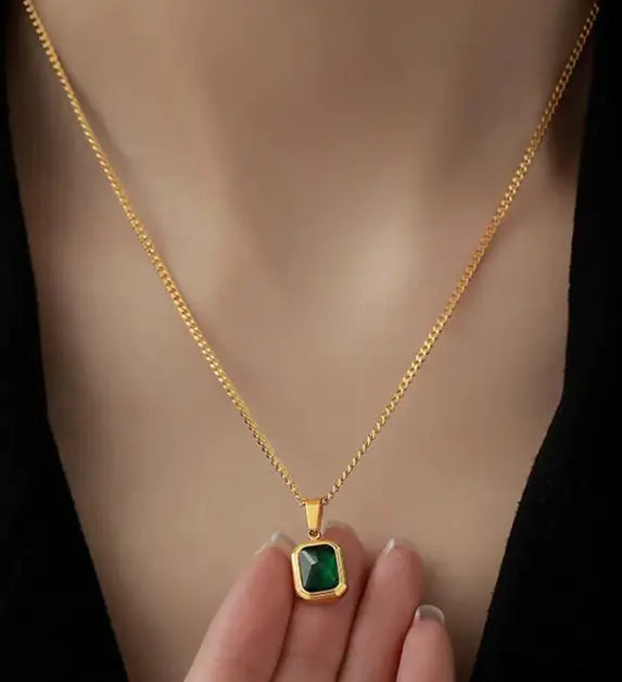 Esme Emerald Pendant Necklace