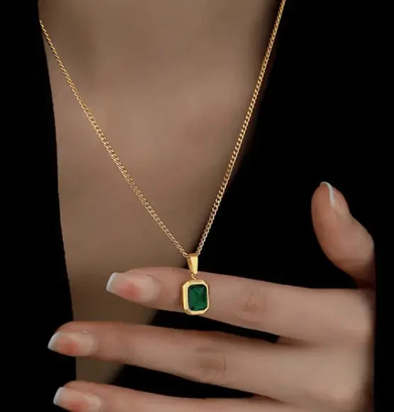 Esme Emerald Pendant Necklace