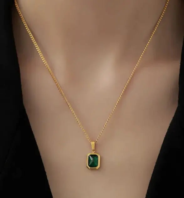 Esme Emerald Pendant Necklace